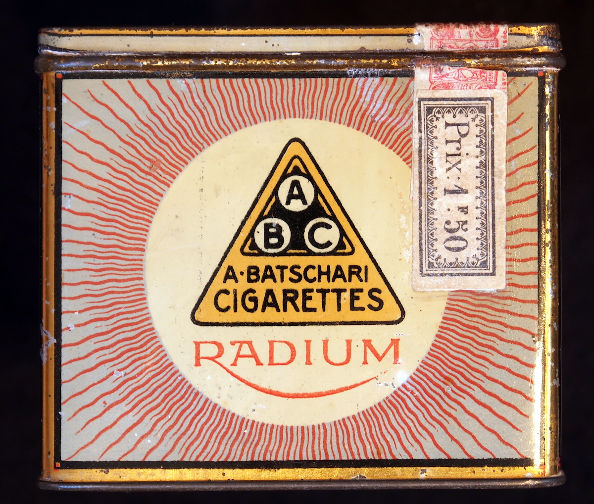 Figure 8: Tin containing cigarettes branded with radium.